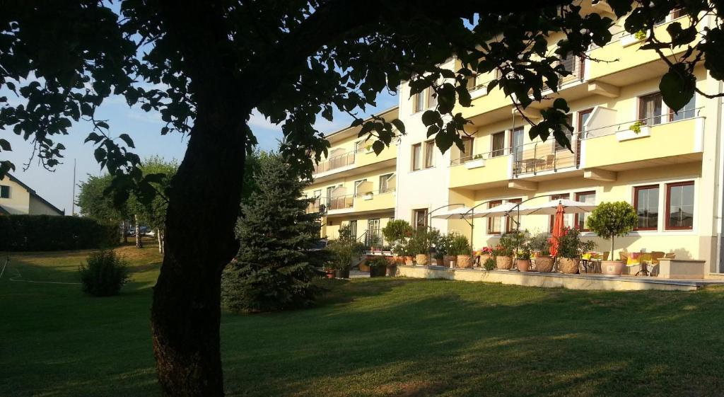 Das Mittelpunkt Moerbisch Am See Exterior photo